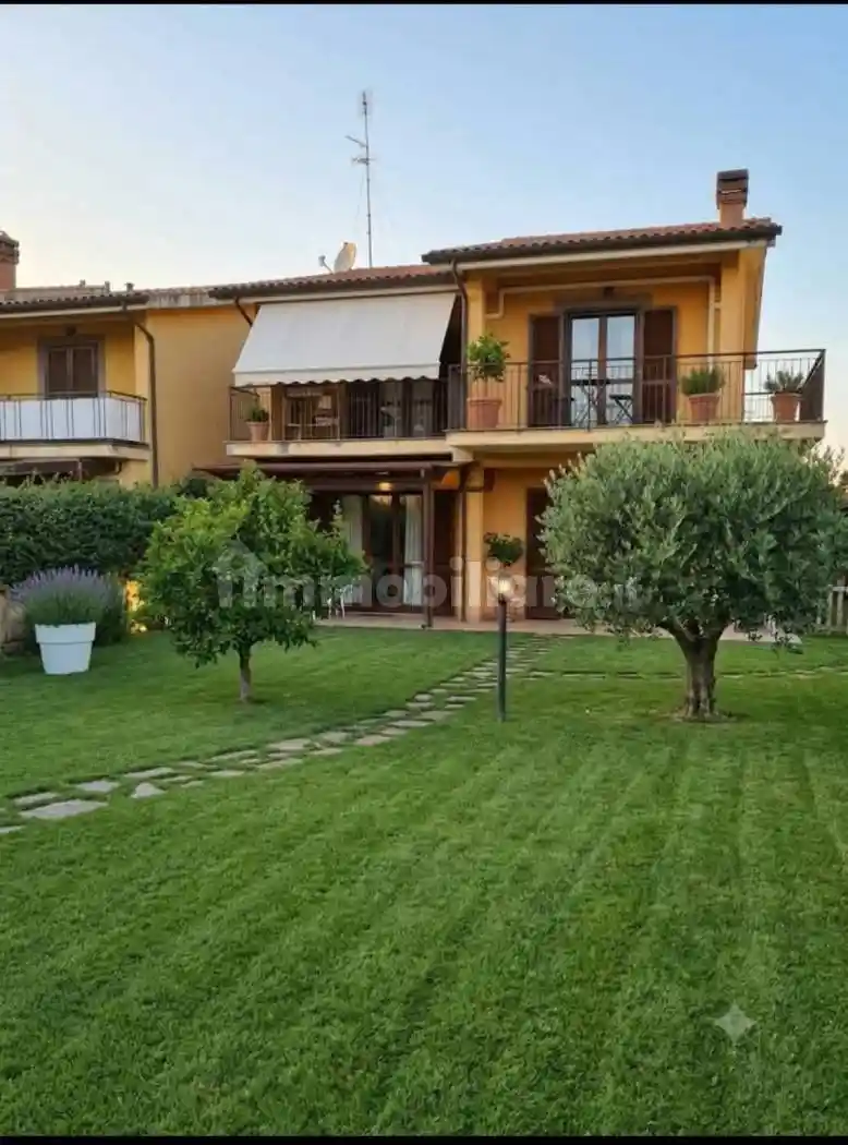 Appartamento in vendita a Riano