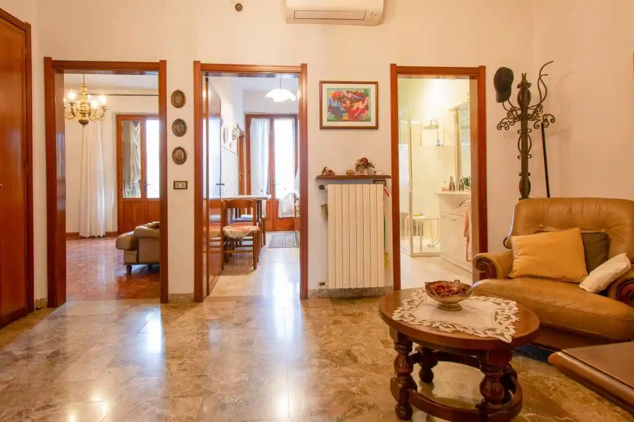 Casa indipendente in vendita a Prato