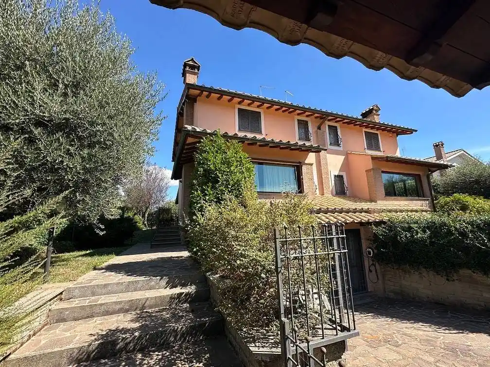 Villa in vendita a Manziana