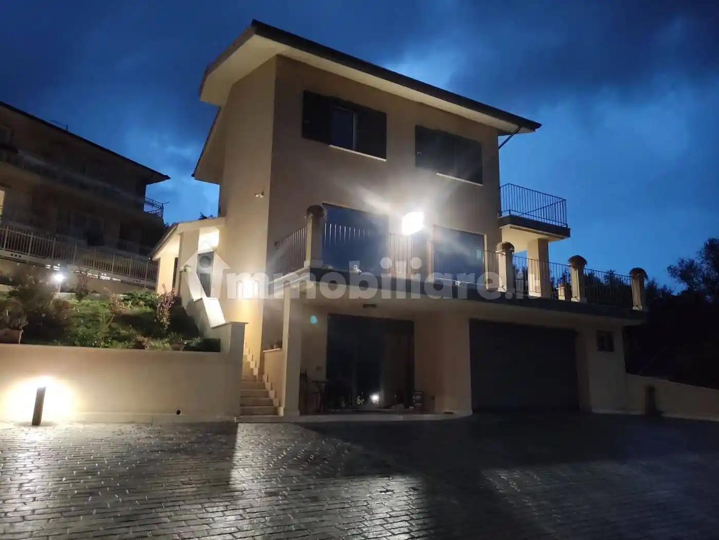 Casa indipendente in vendita a Castel Madama