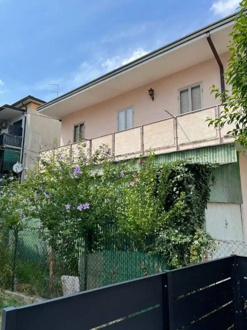 Palazzo - Edificio in vendita a Padova