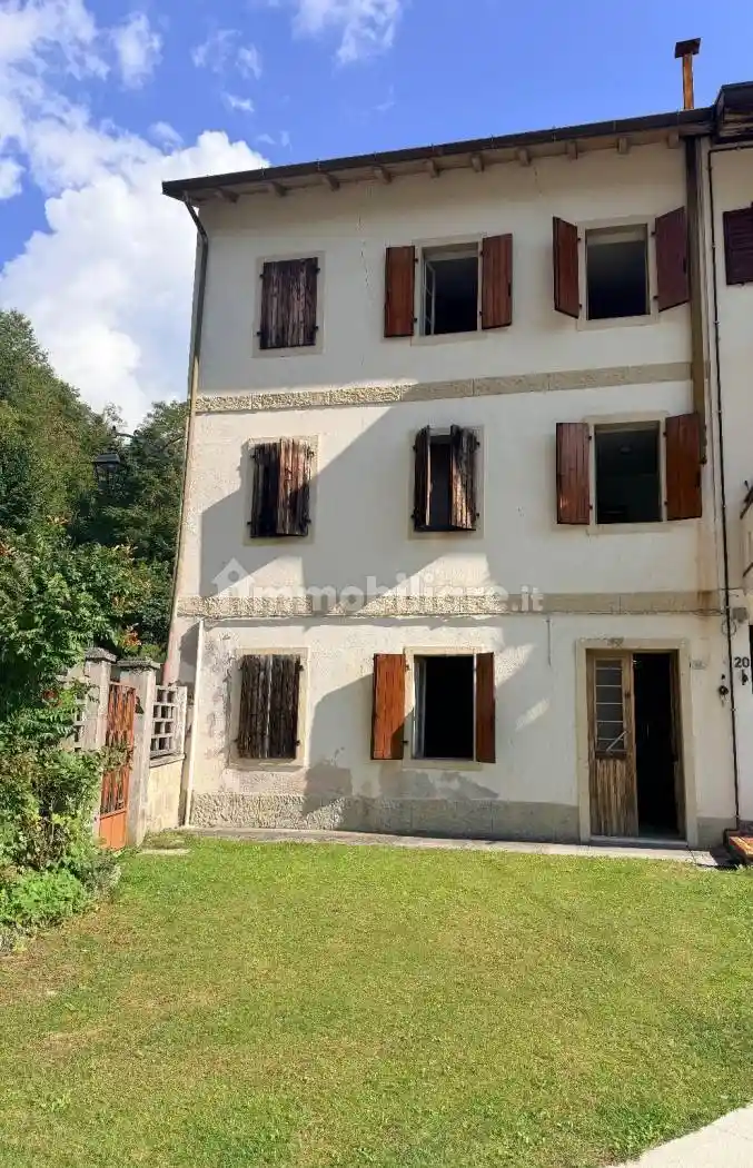 Casa indipendente in vendita a Cimolais