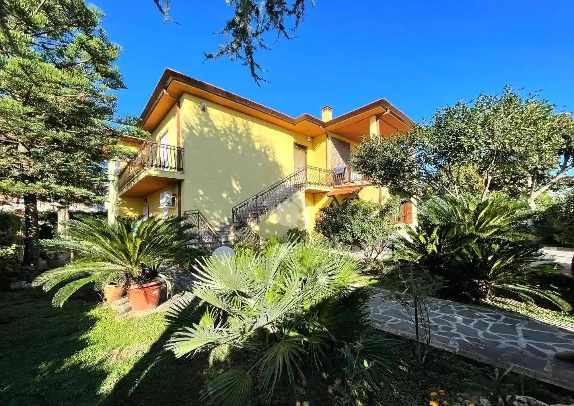 Villa in vendita a Cisterna di Latina