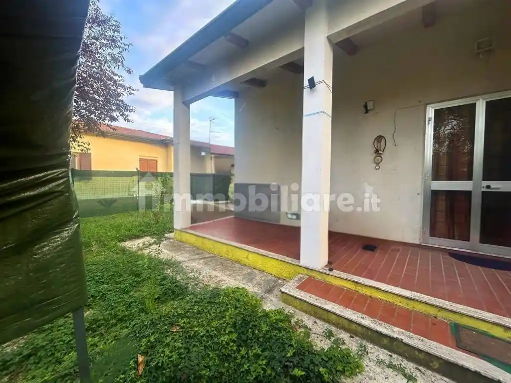 Casa indipendente in vendita a Rivarolo del Re ed Uniti