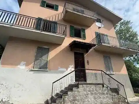 Villa in vendita a Bettola