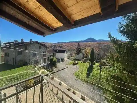 Villa in vendita a Ferriere