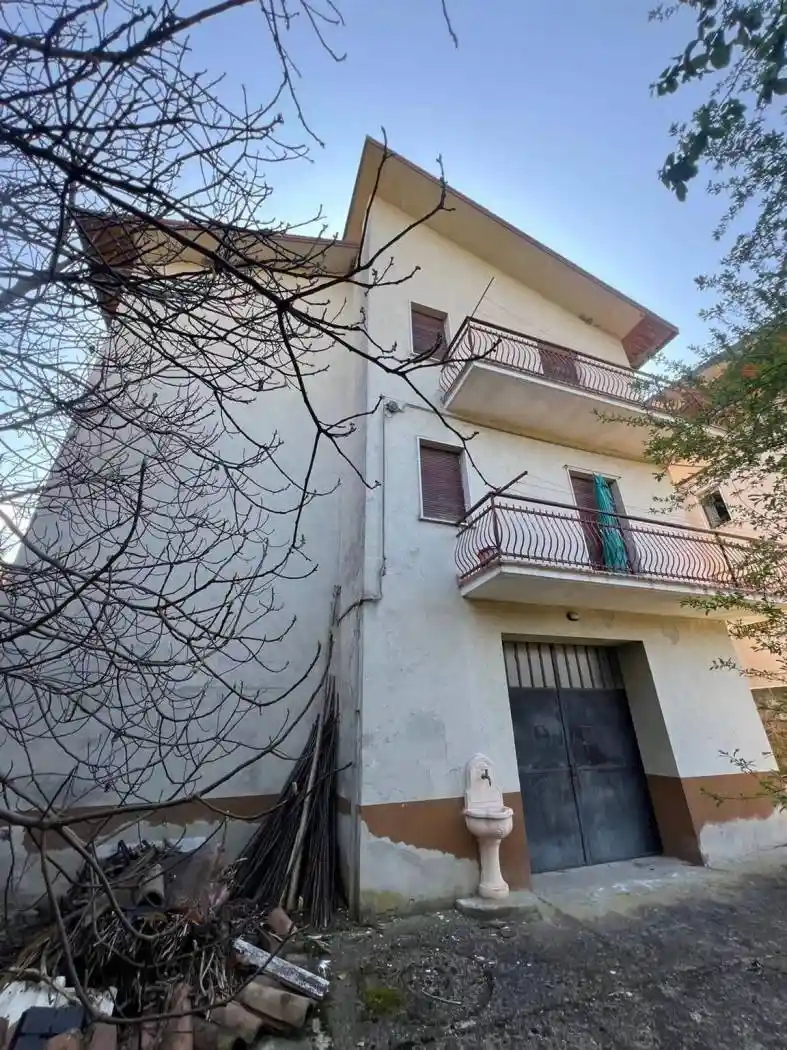 Villa in vendita a Bettola