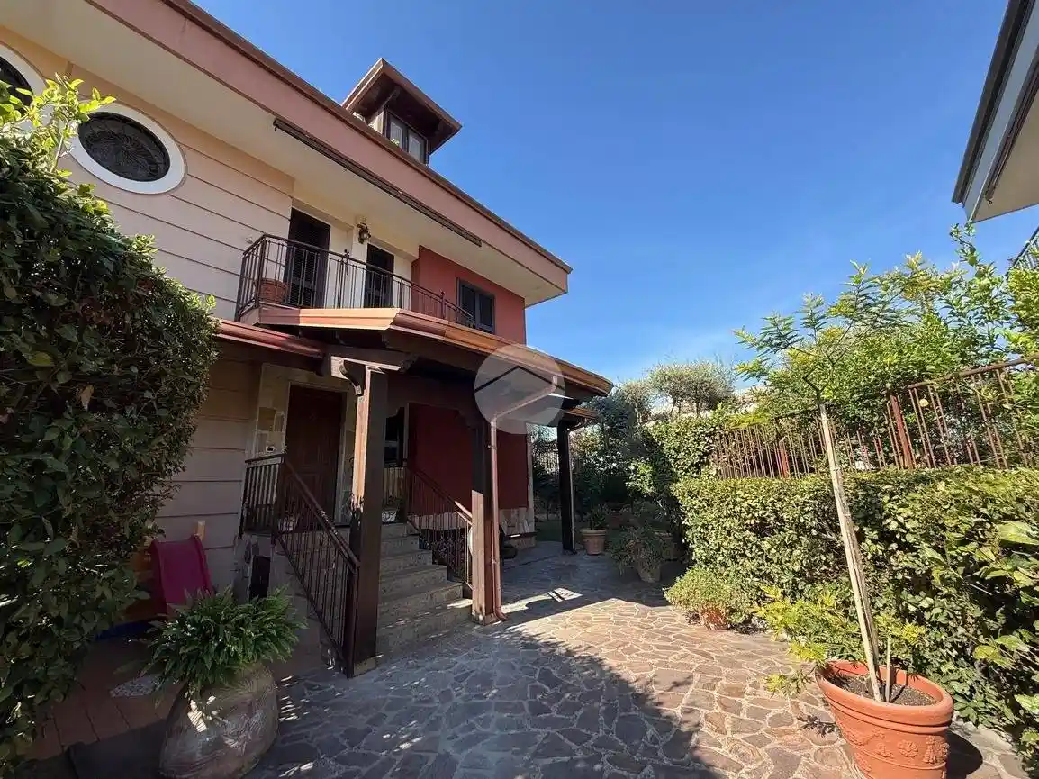 Villa in vendita a Giugliano in Campania
