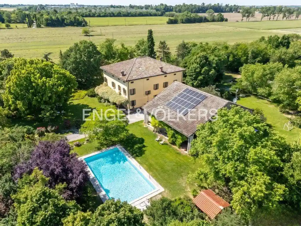 Villa in vendita a Parma