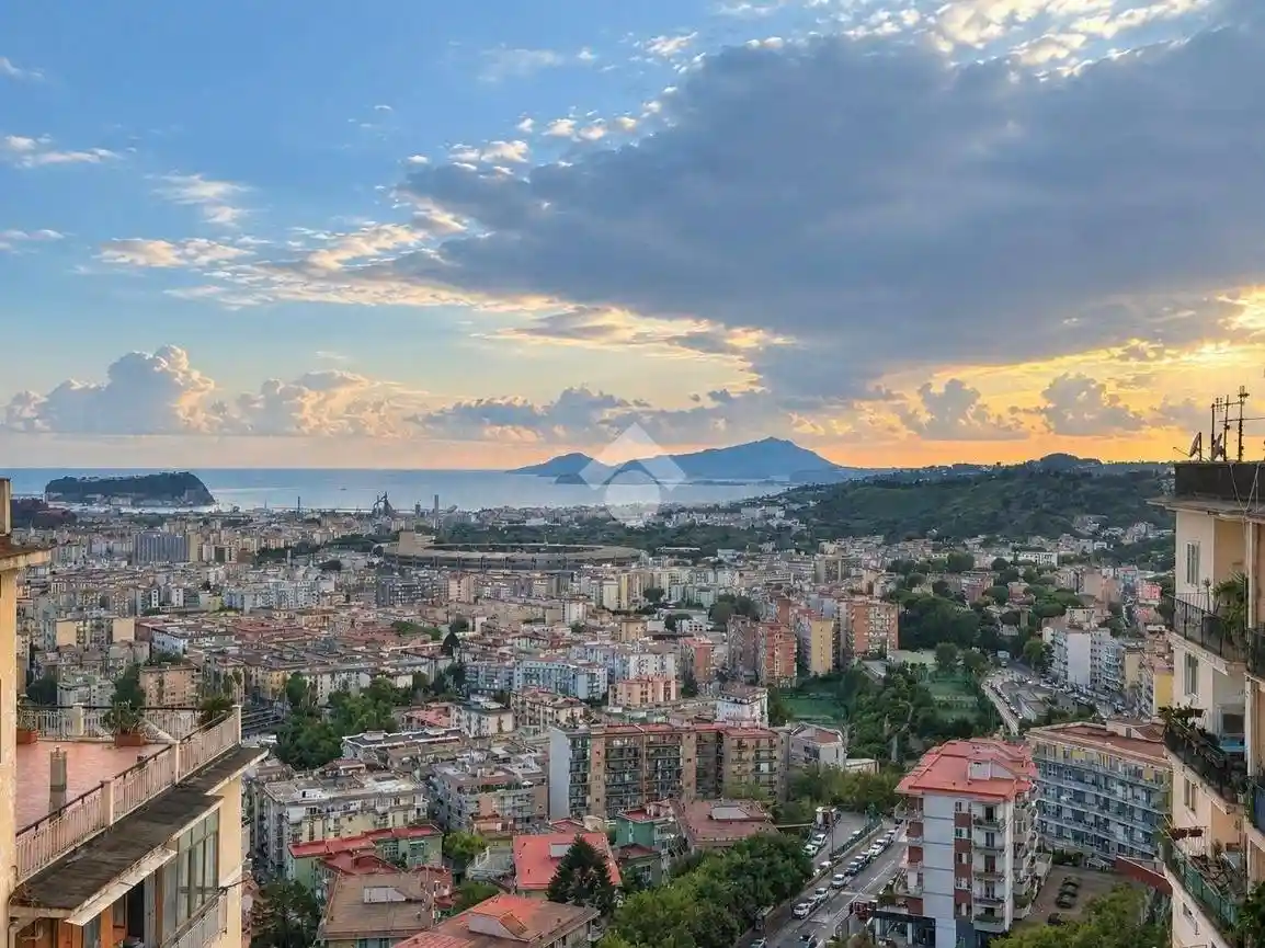 Appartamento in vendita a Napoli