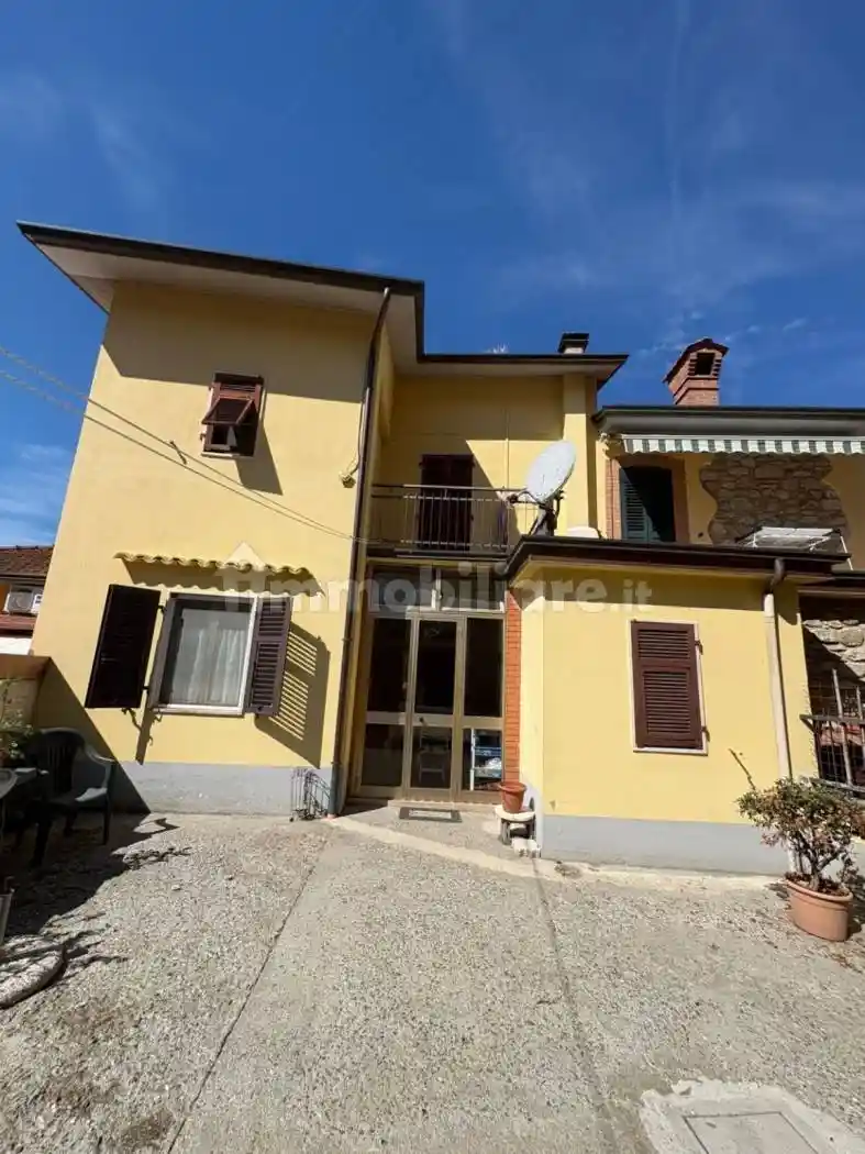 Casa indipendente in affitto a Fivizzano