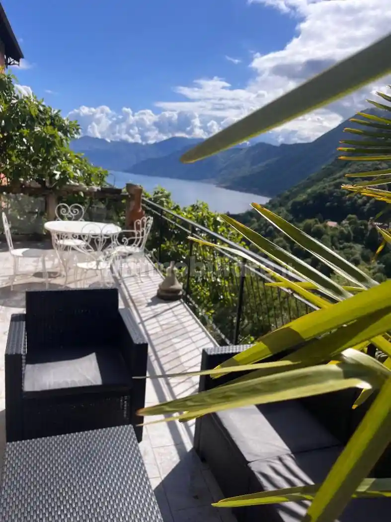 Villa in vendita a Dizzasco