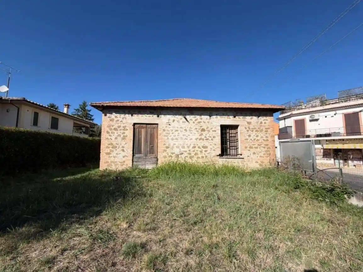 Rustico - Casale in vendita a Fara in Sabina