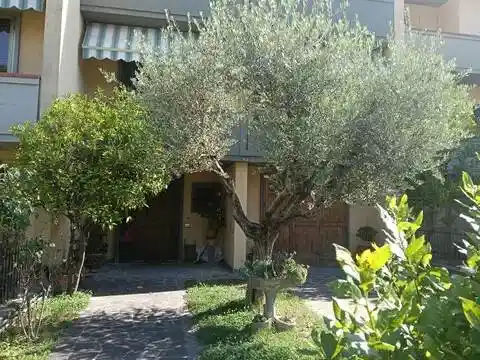 Villa in vendita a Campi Bisenzio