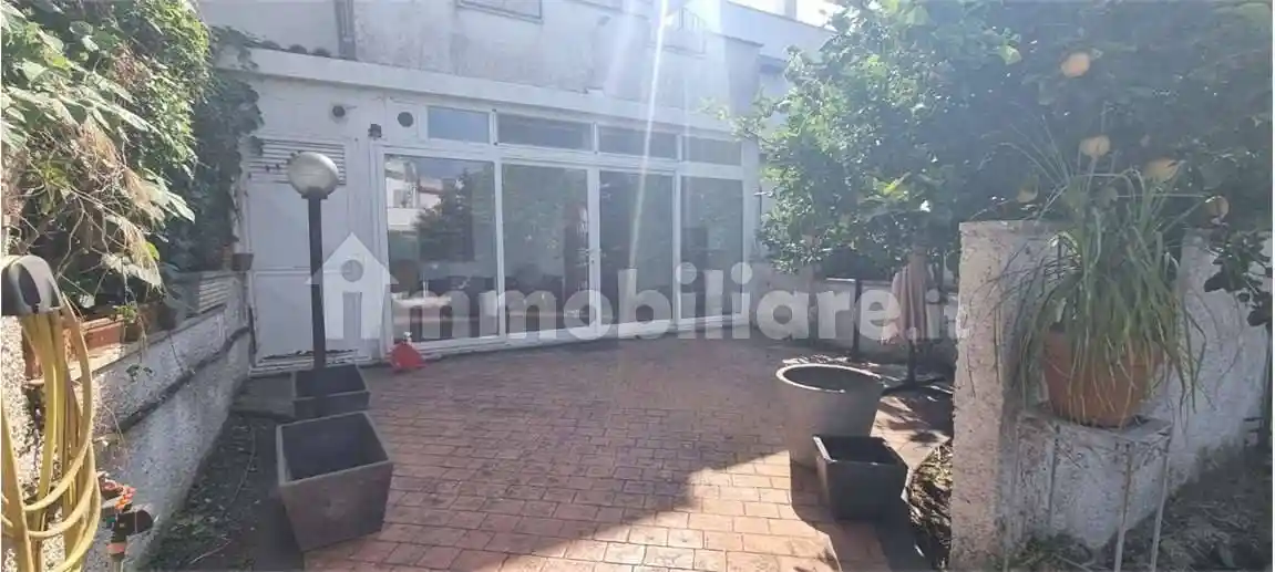 Villetta a schiera in affitto a Pomezia