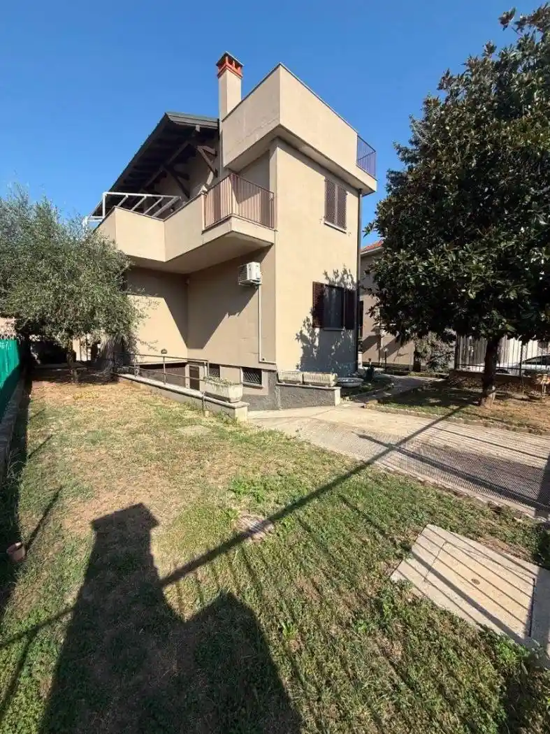 Villa in vendita a Abbiategrasso
