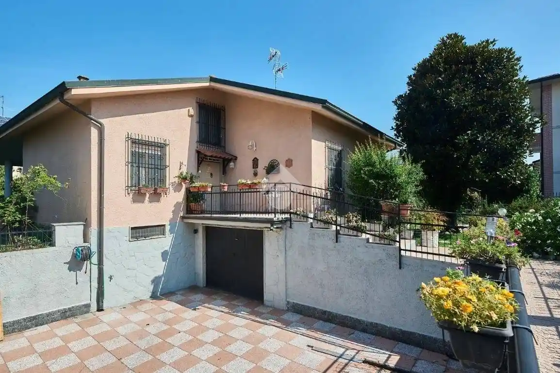 Villa in vendita a Zelo Buon Persico