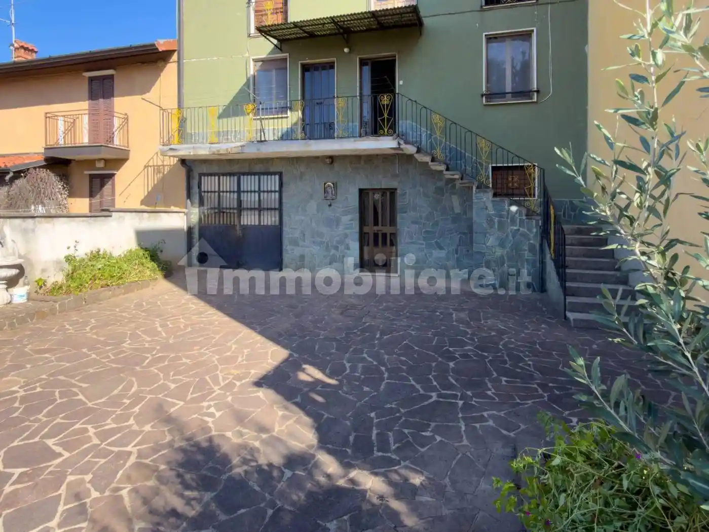 Casa indipendente in vendita a Usmate Velate
