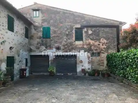 Appartamento in vendita a Montaione