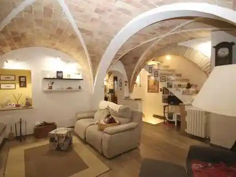 Appartamento in vendita a Volterra
