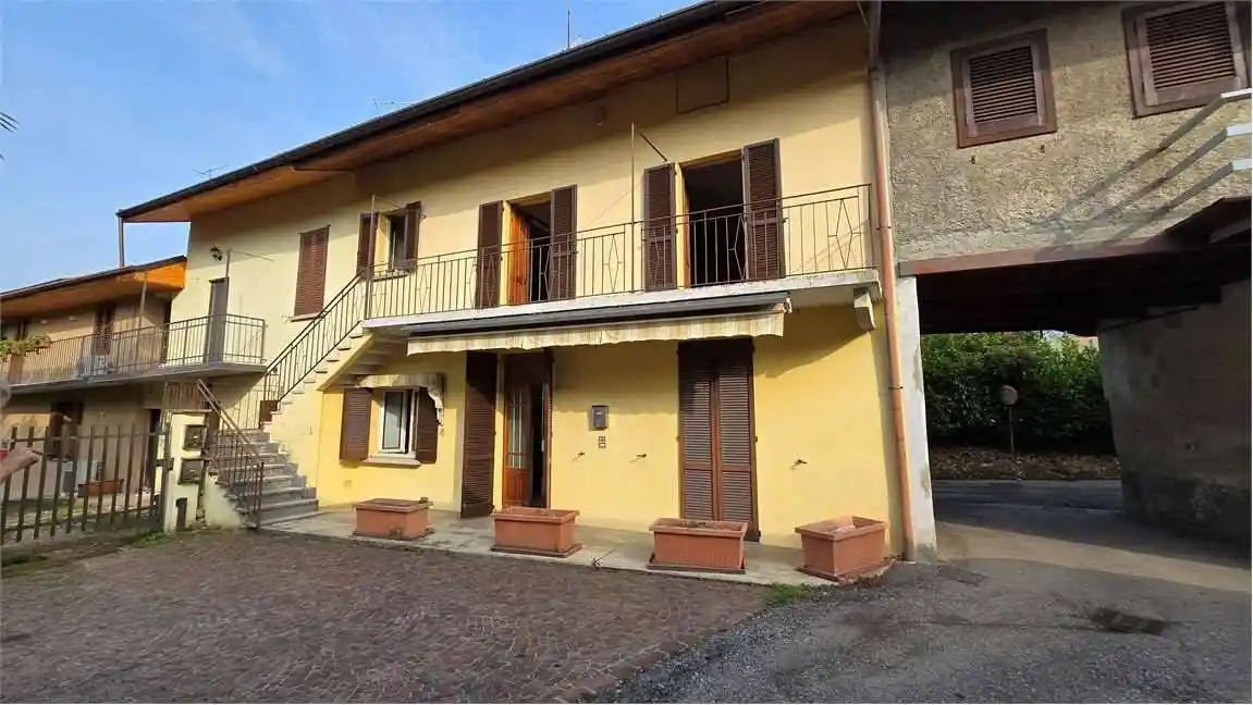 Casa indipendente in vendita a Inarzo