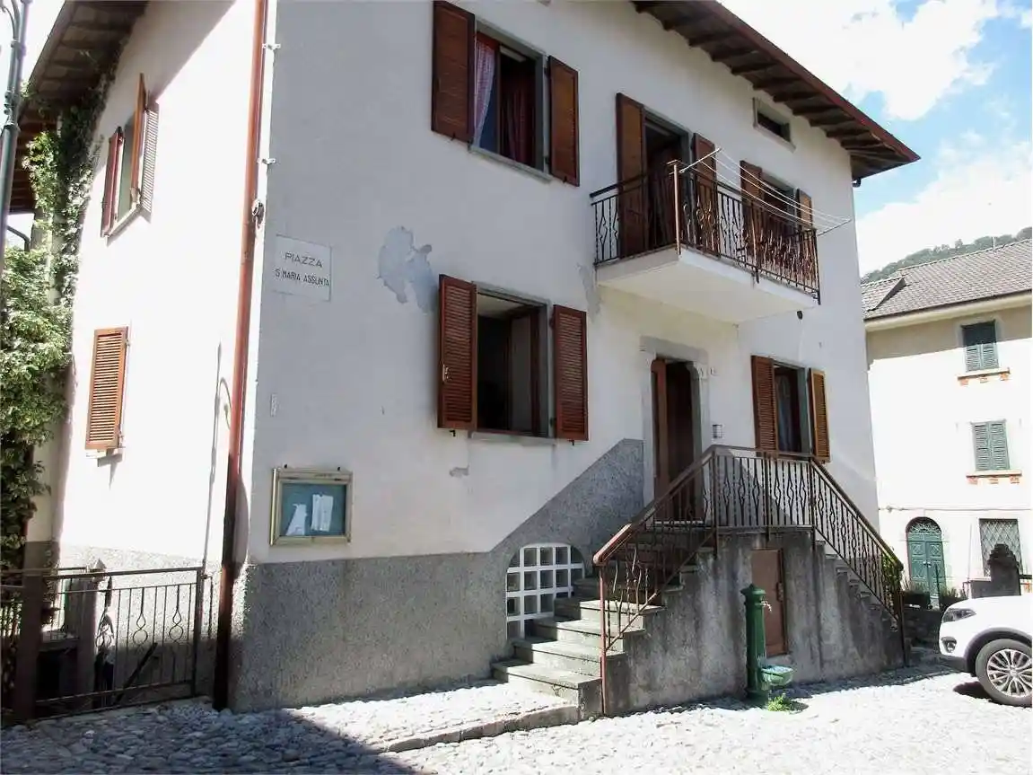 Villa in vendita a Locatello