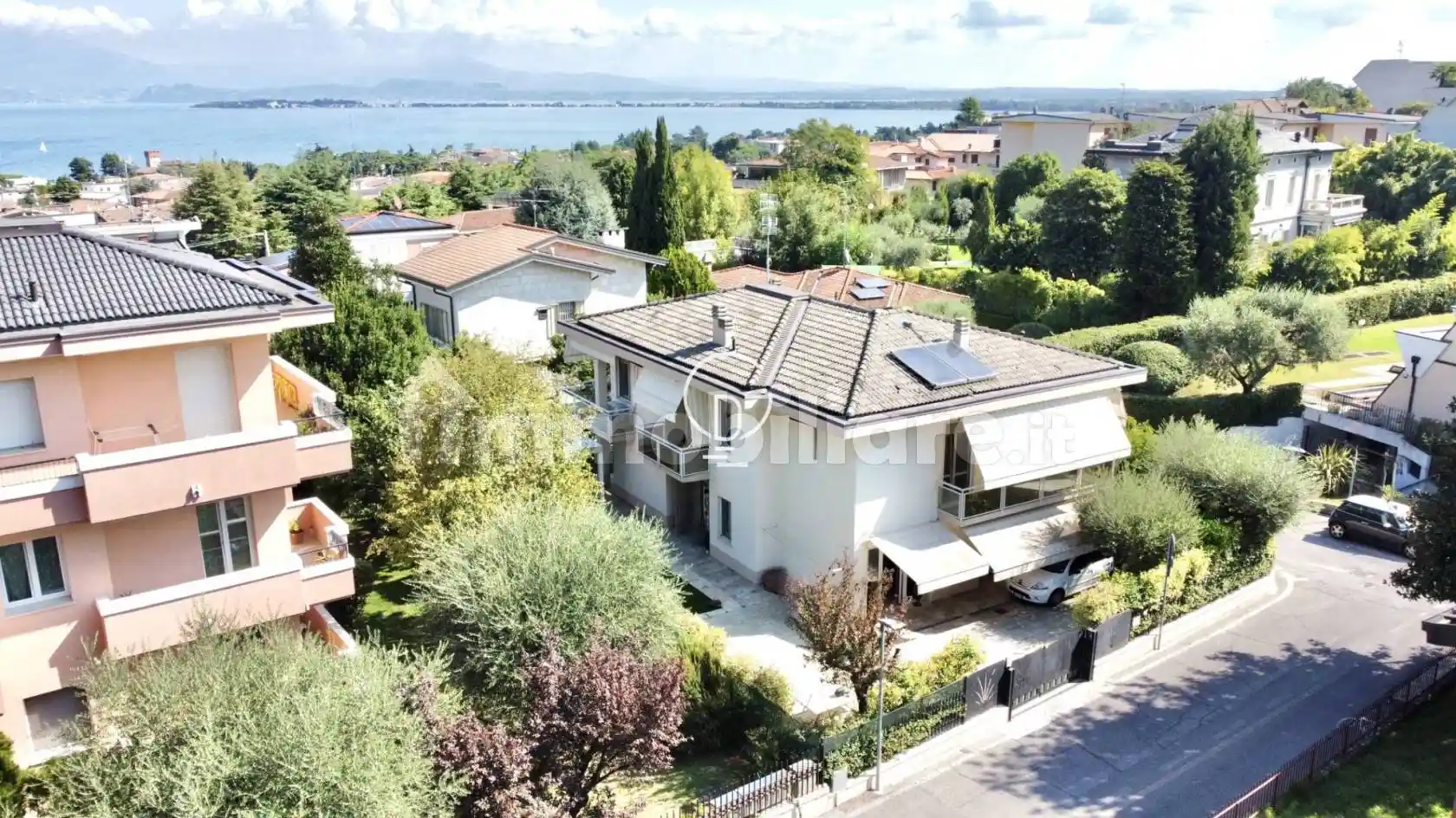 Villa in vendita a Desenzano del Garda