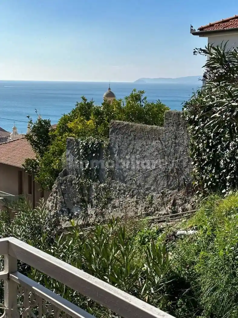 Appartamento in vendita a Finale Ligure
