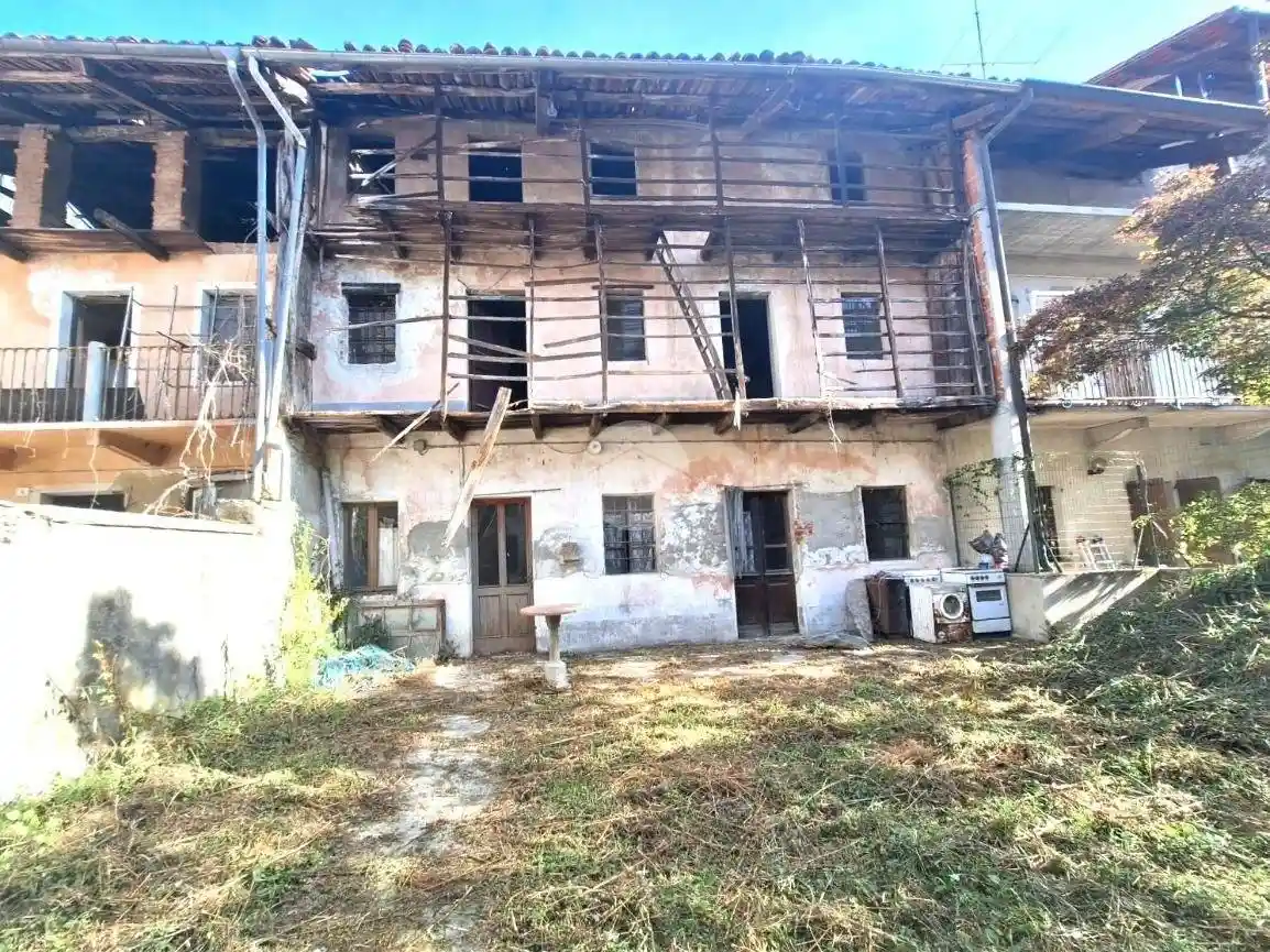 Rustico - Casale in vendita a Caravino