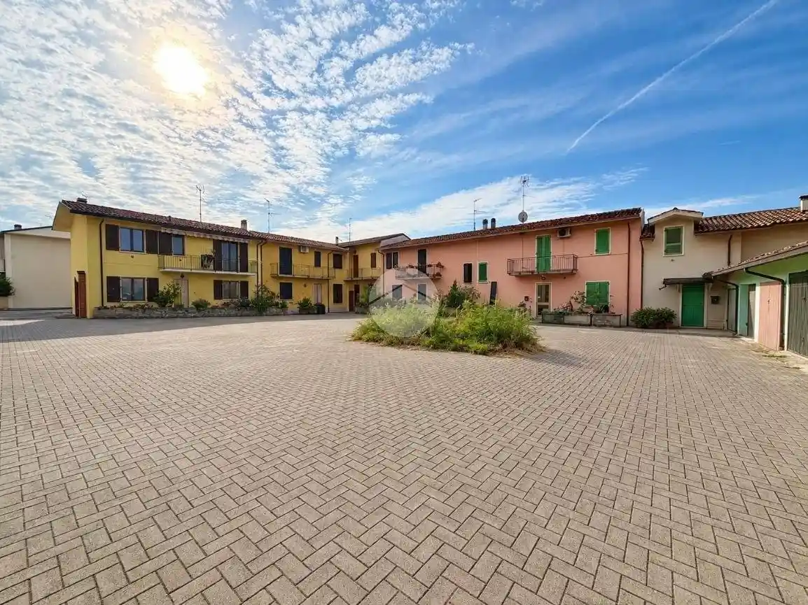 Rustico - Casale in vendita a Borgo San Giacomo