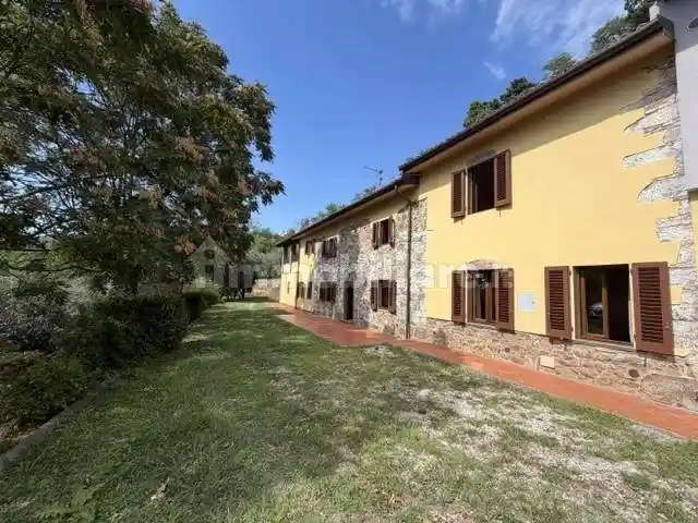 Rustico - Casale in vendita a Massa e Cozzile