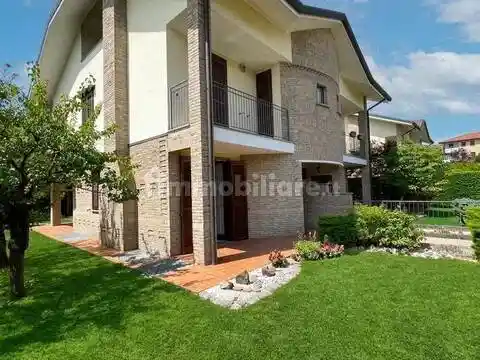 Villa in vendita a Busnago
