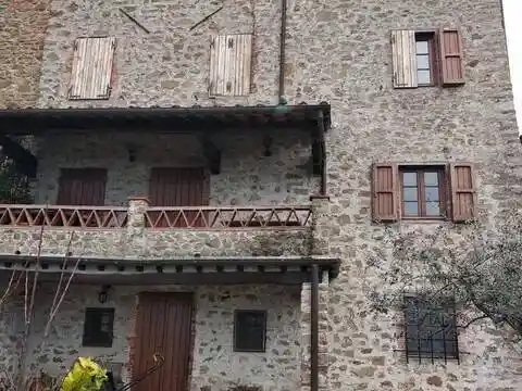 Rustico - Casale in vendita a Camaiore