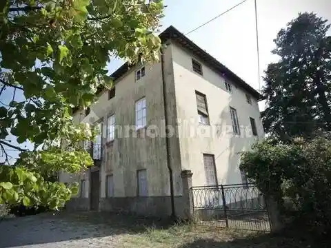 Villa in vendita a Lucca
