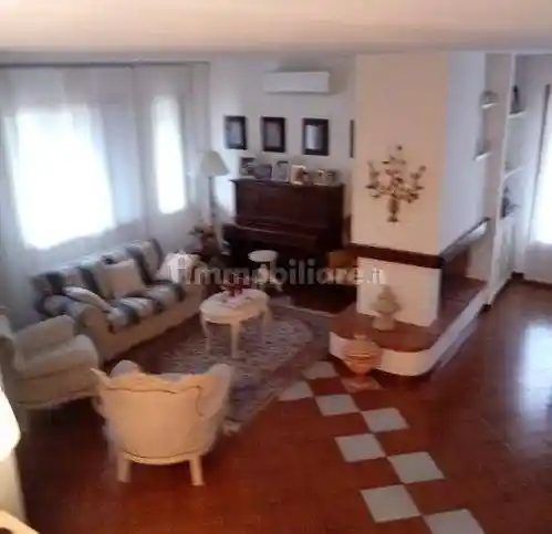 Villa in vendita a Montale