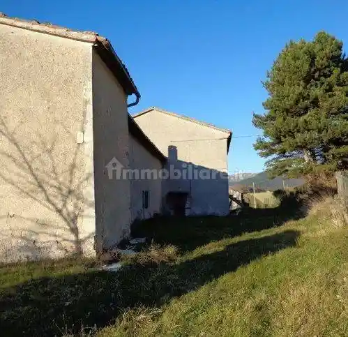 Rustico - Casale in vendita a Fossato di Vico