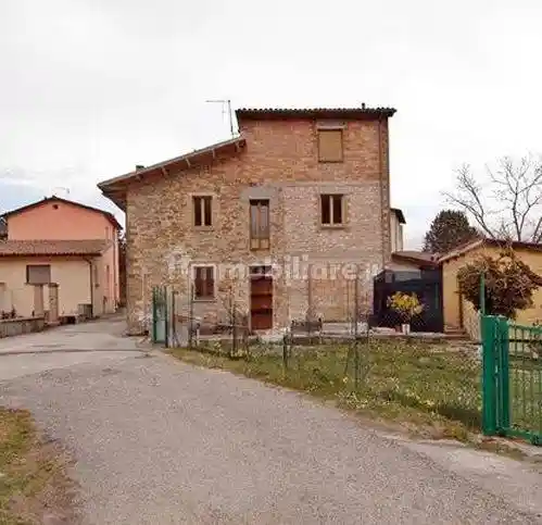 Rustico - Casale in vendita a Gualdo Tadino
