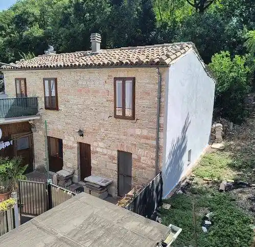 Villa in vendita a Genga