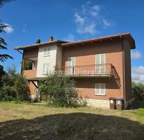 Rustico - Casale in vendita a Marsciano