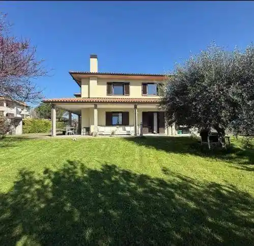 Villa in vendita a Gualdo Tadino