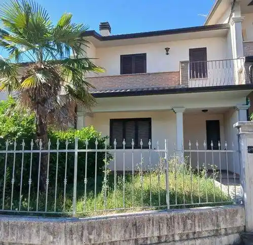 Villetta a schiera in vendita a Gualdo Tadino