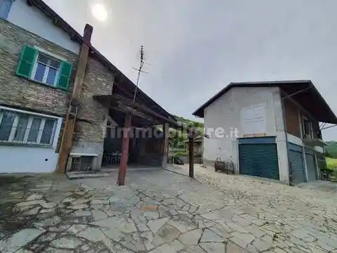 Villa in vendita a Monastero Bormida