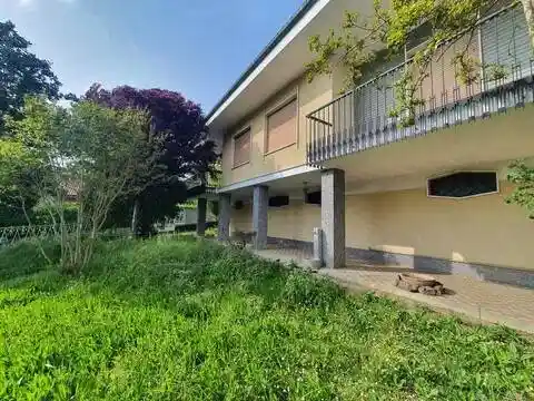 Villa in vendita a Monastero Bormida