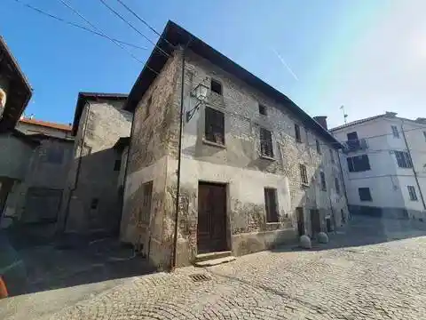 Villa in vendita a Monastero Bormida