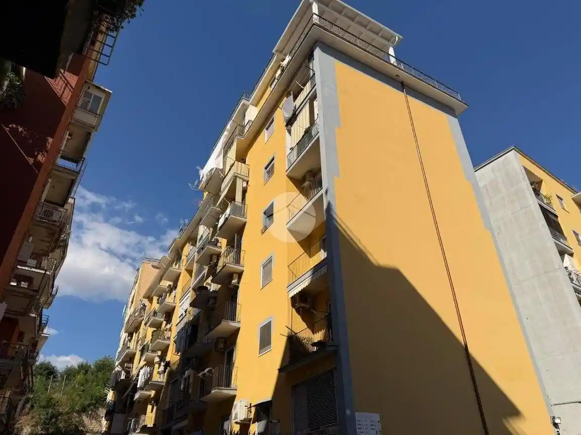 Appartamento in vendita a Napoli