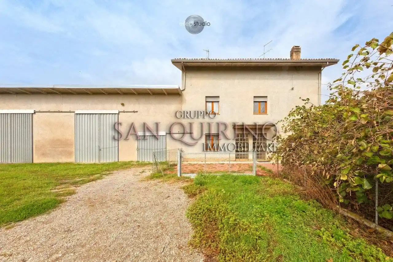 Villa in vendita a Campagnola Emilia