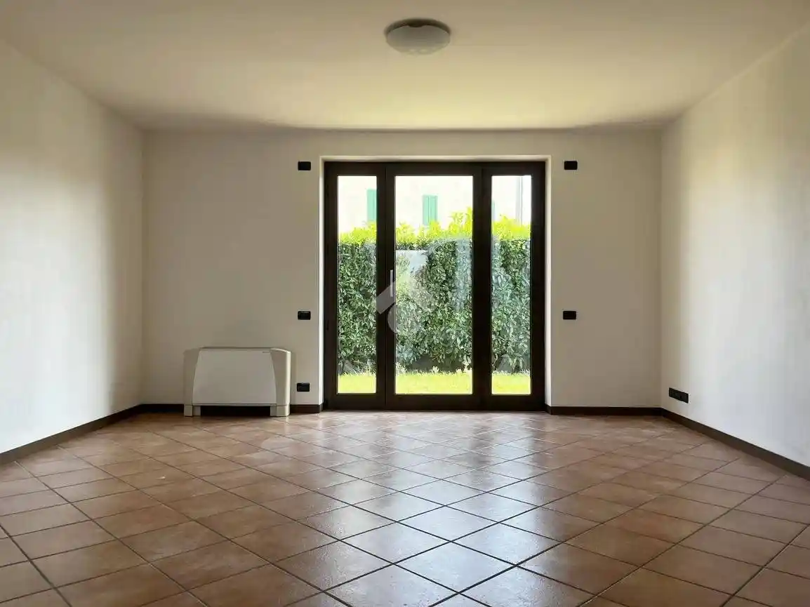 Appartamento in vendita a Faloppio