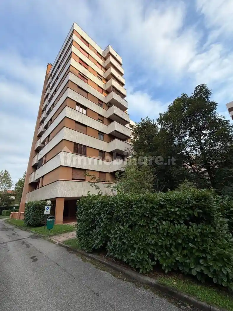 Appartamento in vendita a Cologno Monzese