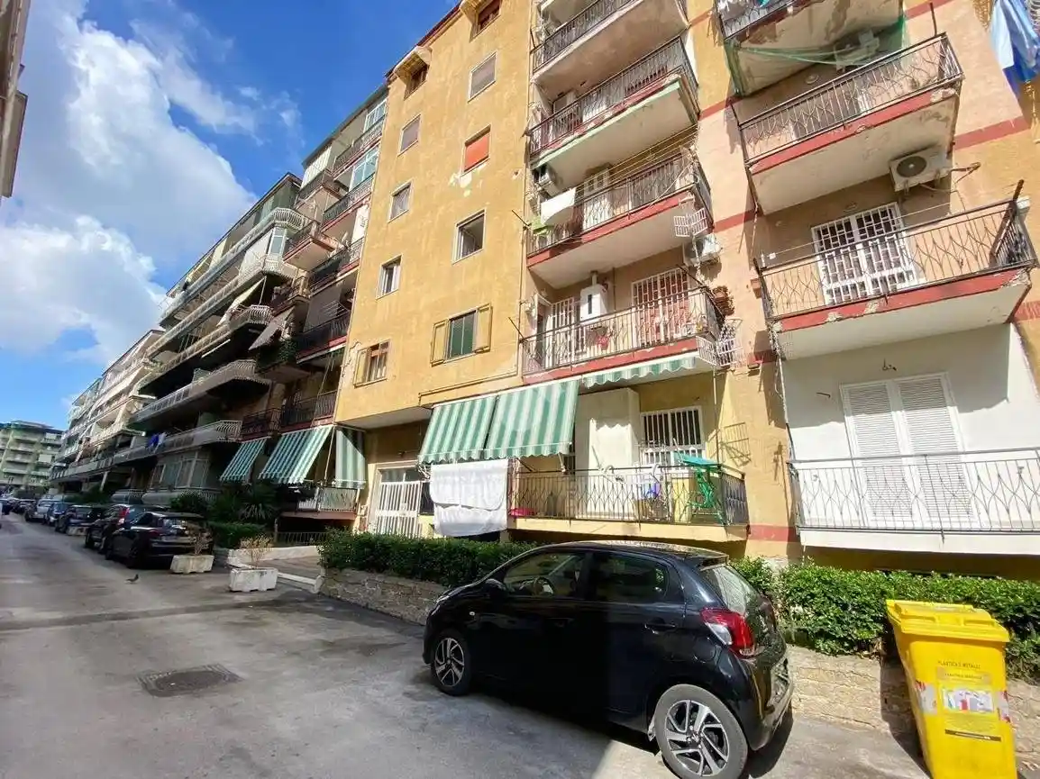 Appartamento in vendita a Napoli