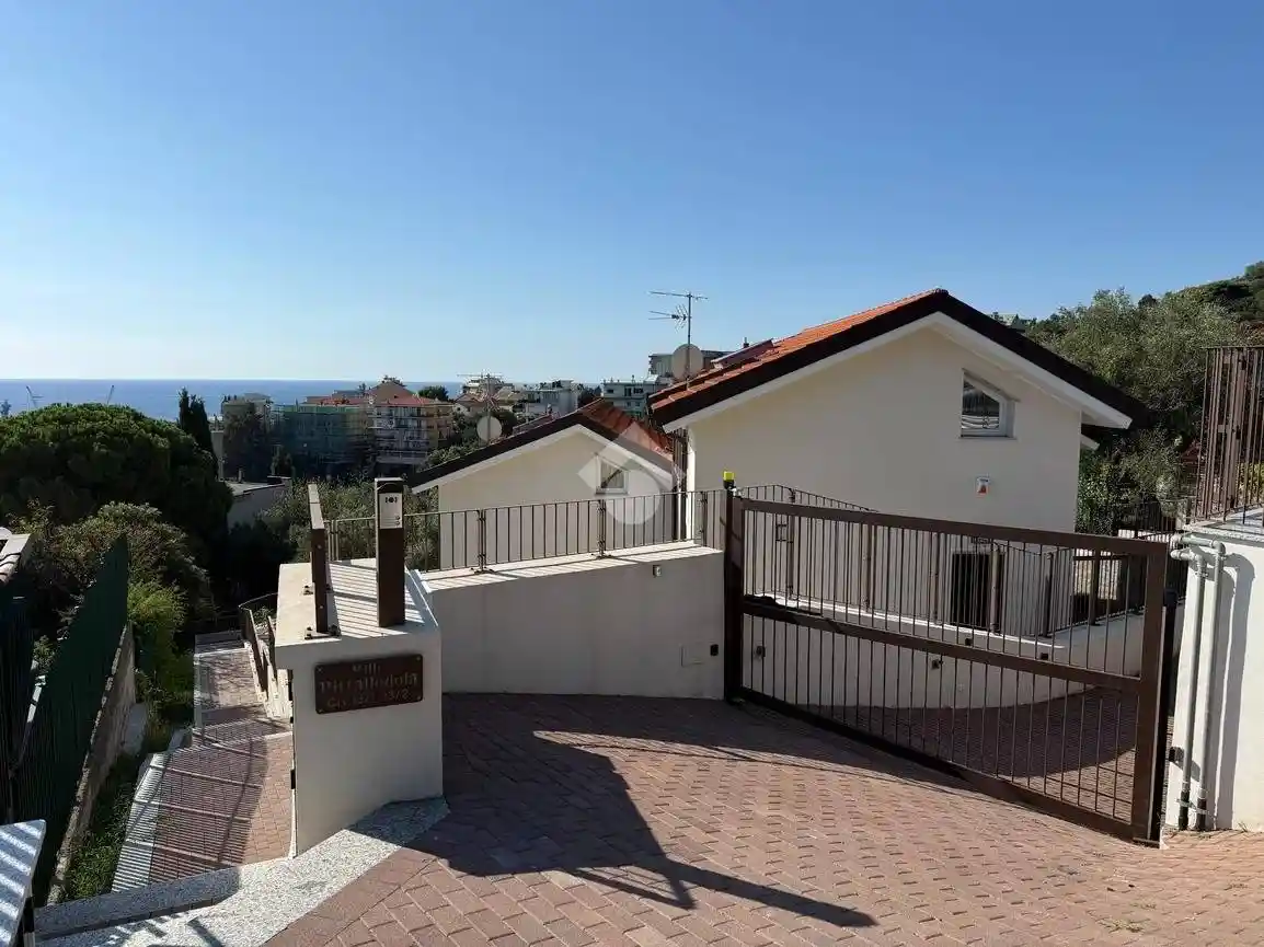 Appartamento in vendita a Albissola Marina